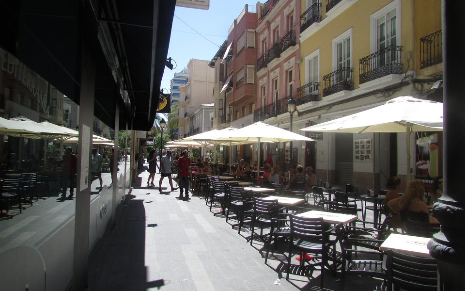 Udeserveringer, barer og restauranter i Carrer Castaños i Alicante