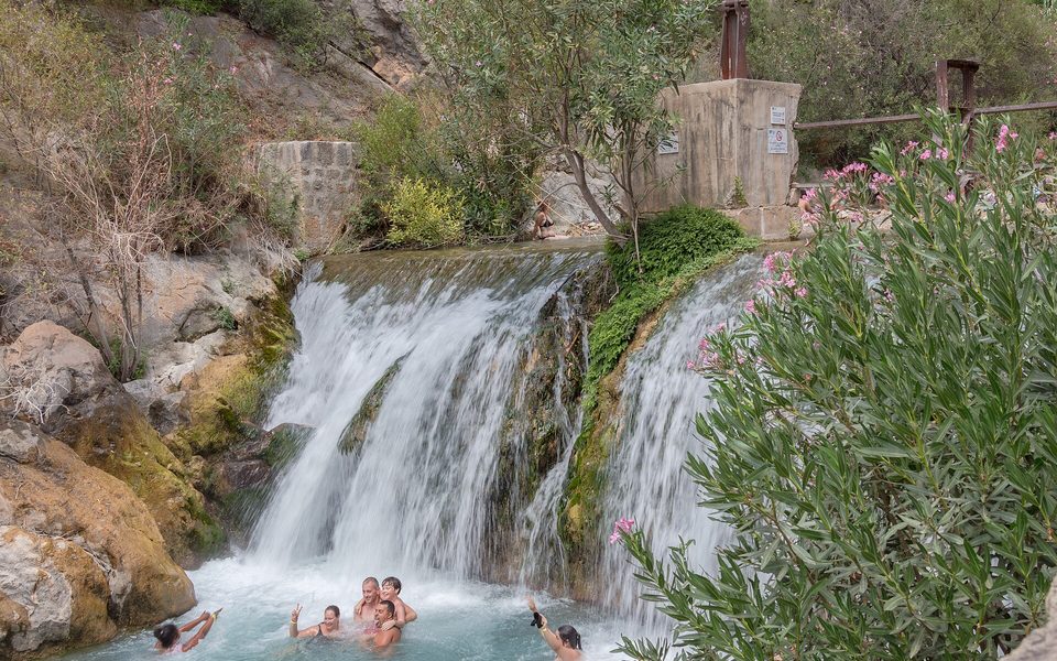 Vandfald og naturlige bassiner ved Fonts de l’Algar