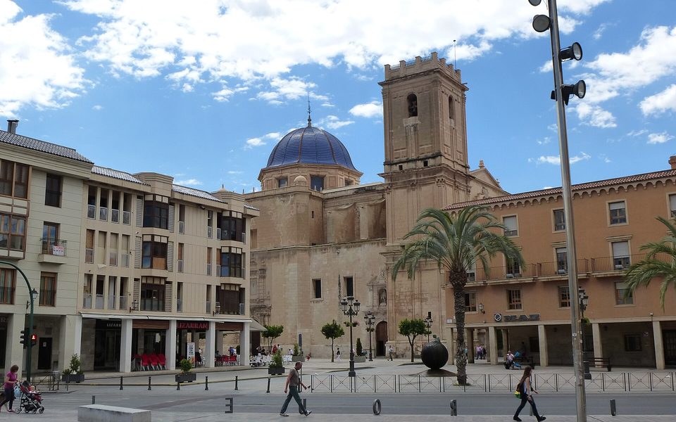 Santa María-basilikaen i Elche, hvor Misteri d’Elx opføres