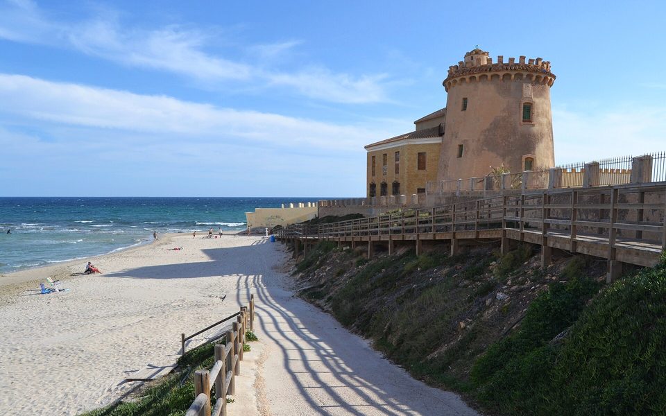 Torre de la Horadada ved kysten mellem El Puerto og El Conde