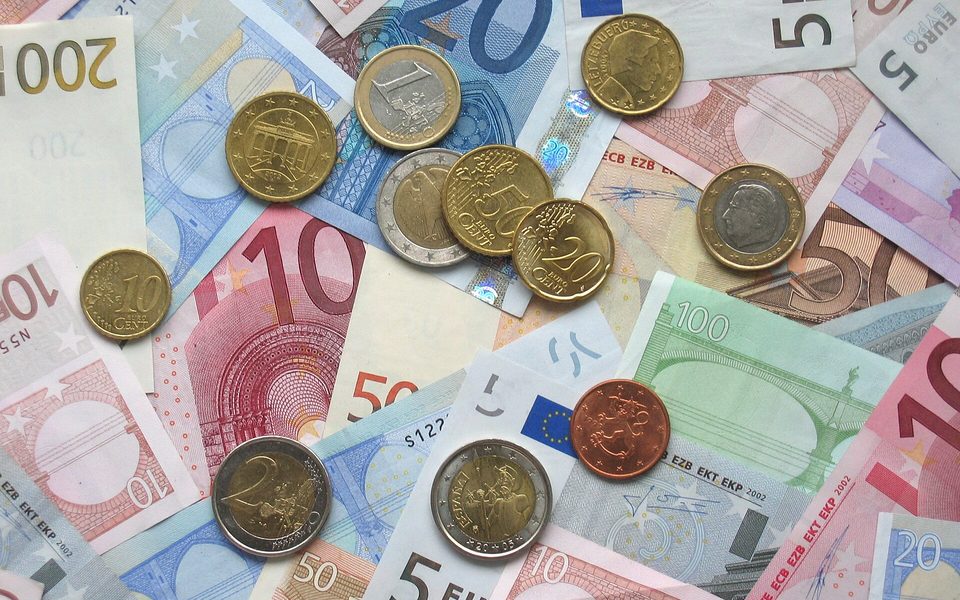 Eurosedler og euromønter til ferieudgifter i Spanien