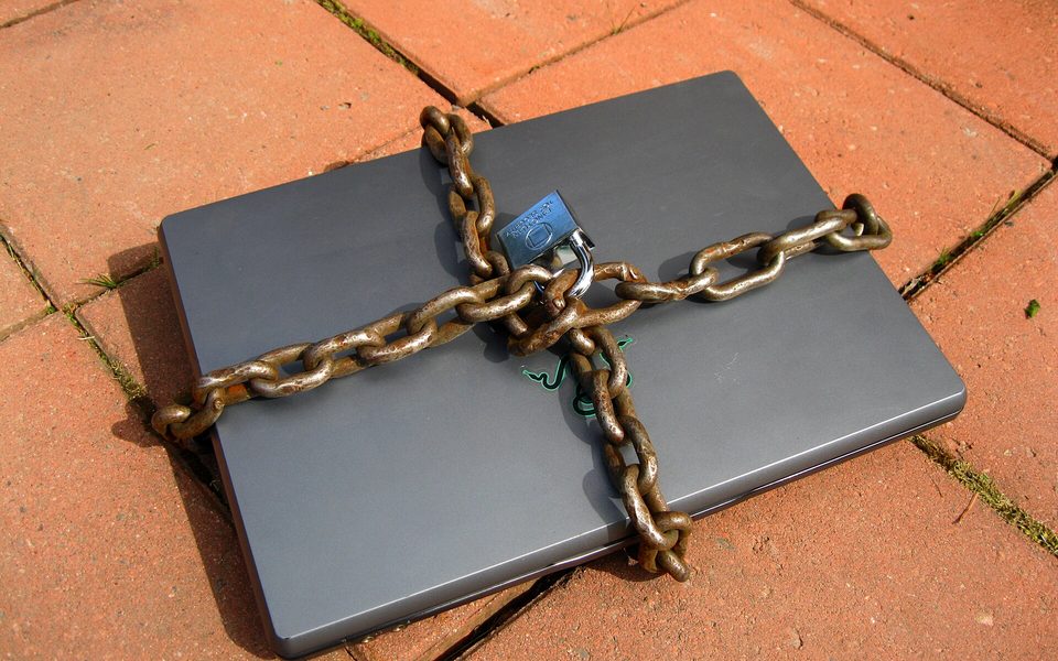 Låst computer som symbol på digitalt privatliv
